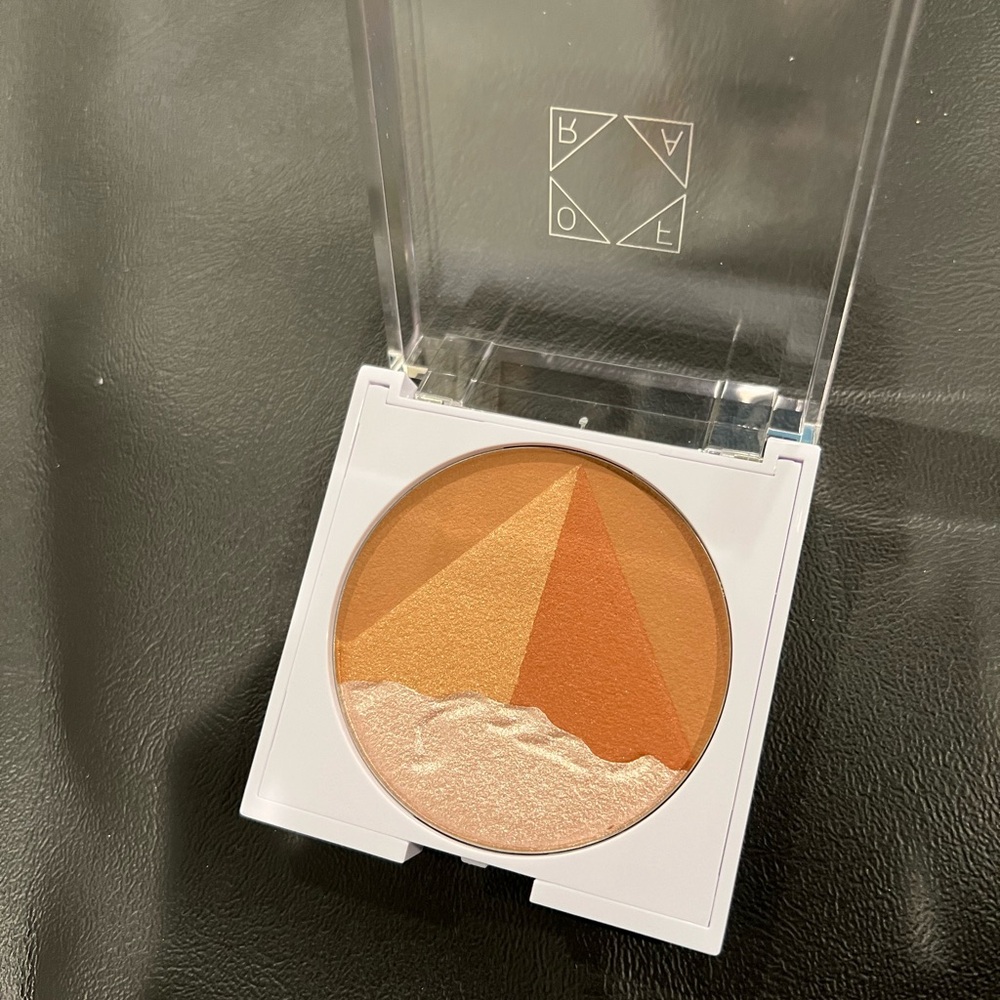 Bronze & Peach Multi-Tone Face Palette - Brand new come with box